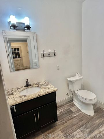 209 9th Avenue NW, Madill, OK 73446