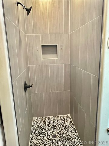 209 9th Avenue NW, Madill, OK 73446