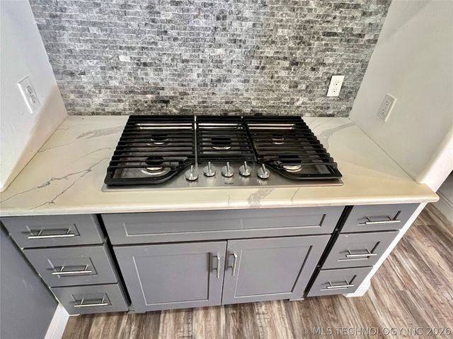 209 9th Avenue NW, Madill, OK 73446