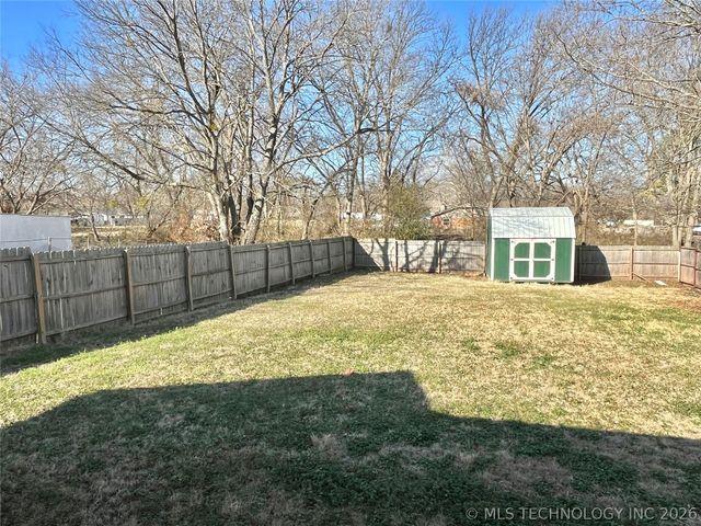 209 9th Avenue NW, Madill, OK 73446