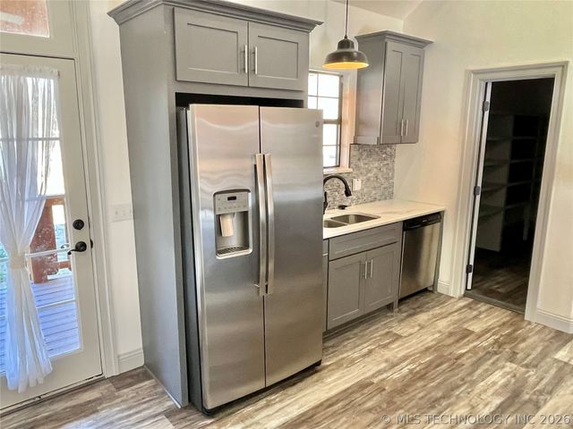 209 9th Avenue NW, Madill, OK 73446