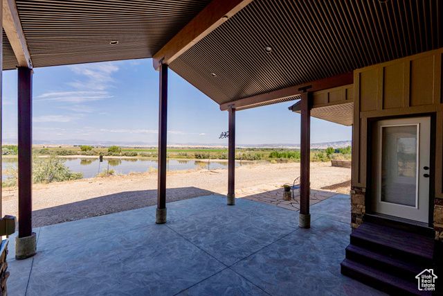 9235 S REDWASH RD, Jensen, UT 84035