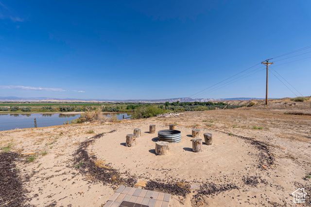 9235 S REDWASH RD, Jensen, UT 84035