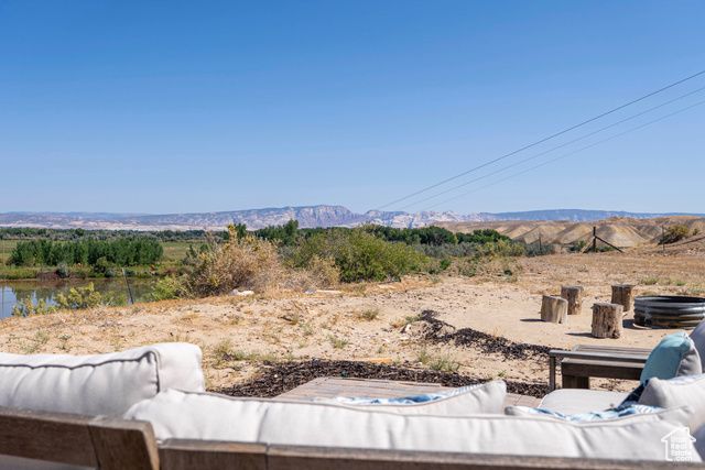 9235 S REDWASH RD, Jensen, UT 84035