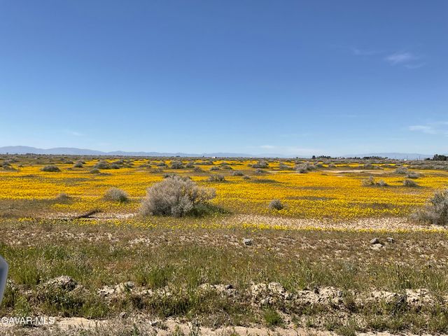 165 Avenue H 10, Lancaster, CA 93535