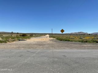 165 Avenue H 10, Lancaster, CA 93535