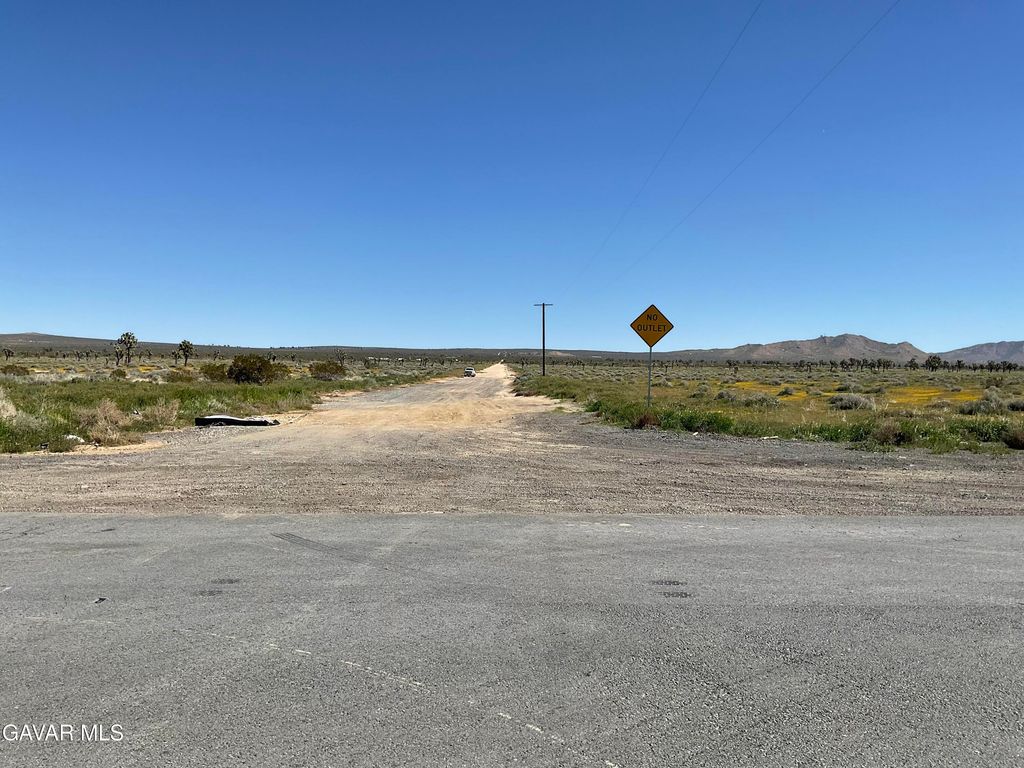 165 Avenue H 10, Lancaster, CA 93535