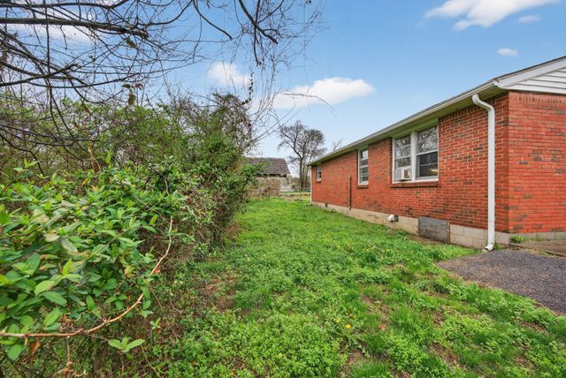 304 Walker St, Clarksville, TN 37042