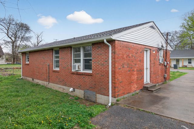 304 Walker St, Clarksville, TN 37042