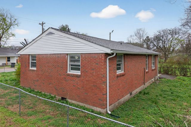 304 Walker St, Clarksville, TN 37042