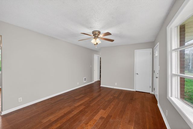 304 Walker St, Clarksville, TN 37042