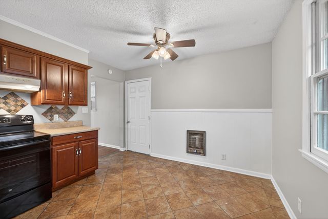 304 Walker St, Clarksville, TN 37042