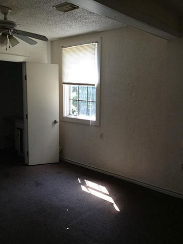 923 Mccall, Conroe, TX 77301