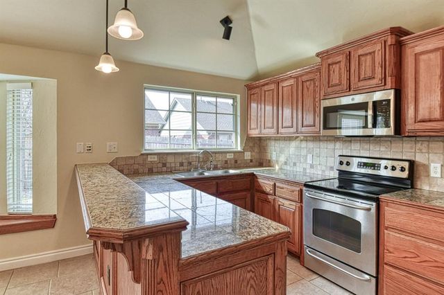 2940 Coach Court, Norman, OK 73071