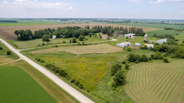 13331 40th Street SE, Eyota, MN 55934