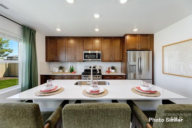 1926 E Springloyd St, Meridian, ID 83642