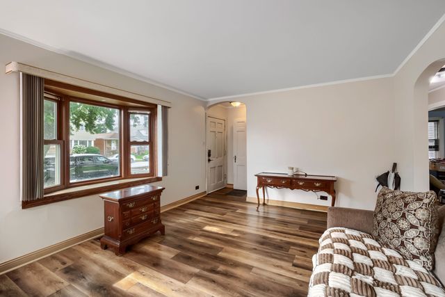 10743 S Kedzie Avenue, Chicago, IL 60655