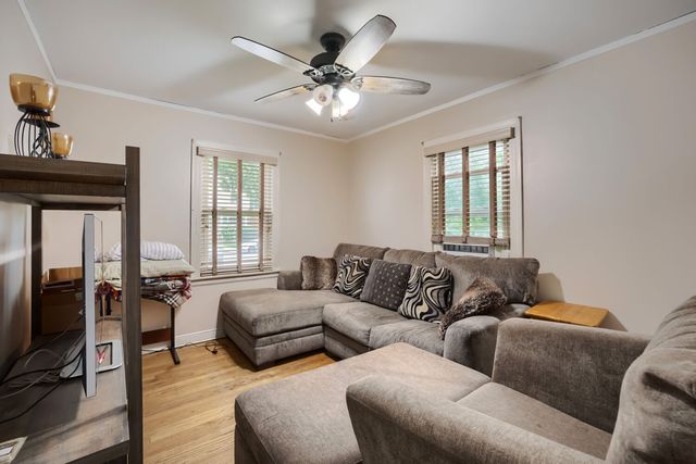 10743 S Kedzie Avenue, Chicago, IL 60655