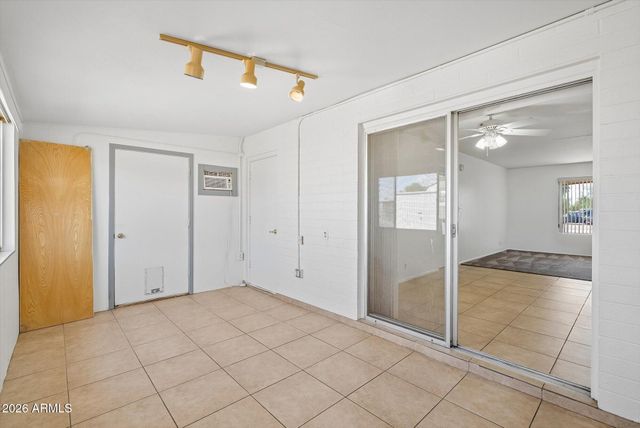 517 N 53RD Place, Mesa, AZ 85205
