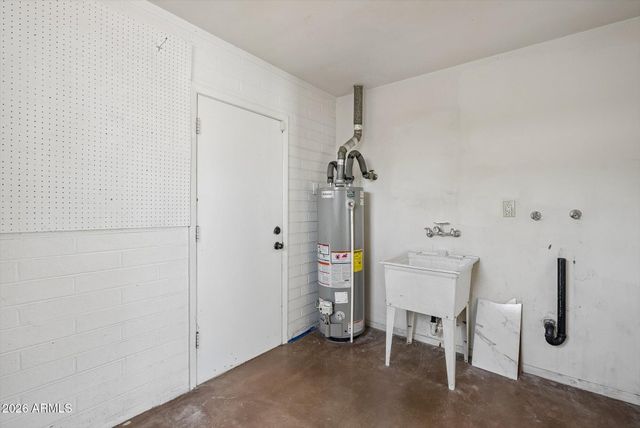 517 N 53RD Place, Mesa, AZ 85205
