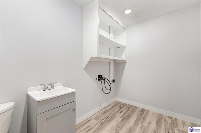 213 W French Street, Elizabethtown, KY 42701