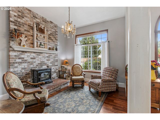 101 ASTER St, Winchester, OR 97495