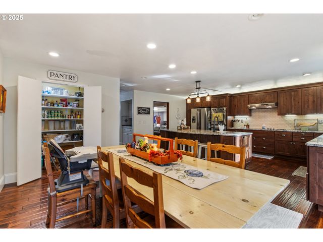 101 ASTER St, Winchester, OR 97495