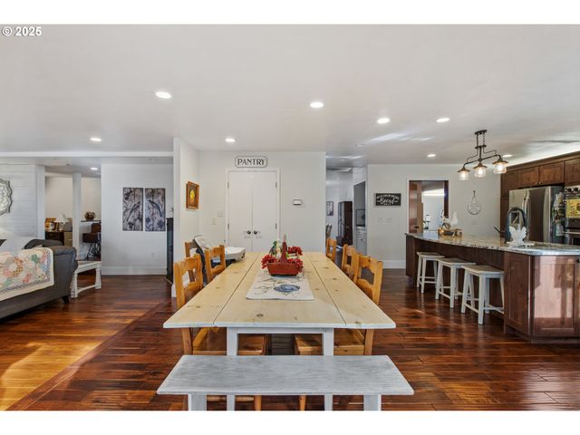 101 ASTER St, Winchester, OR 97495