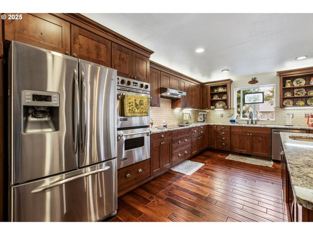 101 ASTER St, Winchester, OR 97495