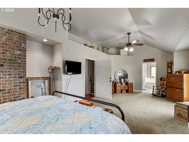 101 ASTER St, Winchester, OR 97495