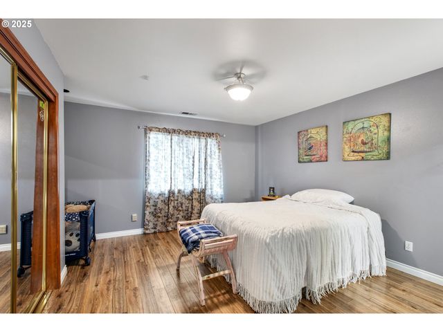 101 ASTER St, Winchester, OR 97495