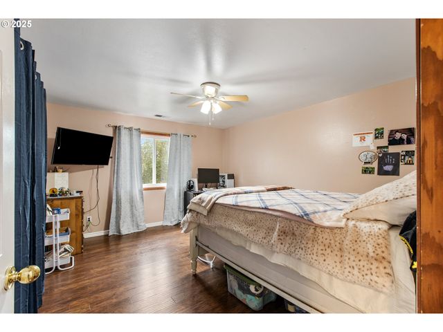 101 ASTER St, Winchester, OR 97495