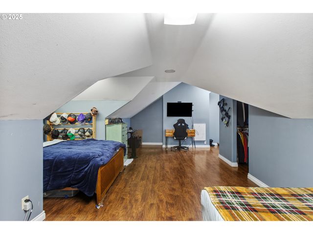 101 ASTER St, Winchester, OR 97495