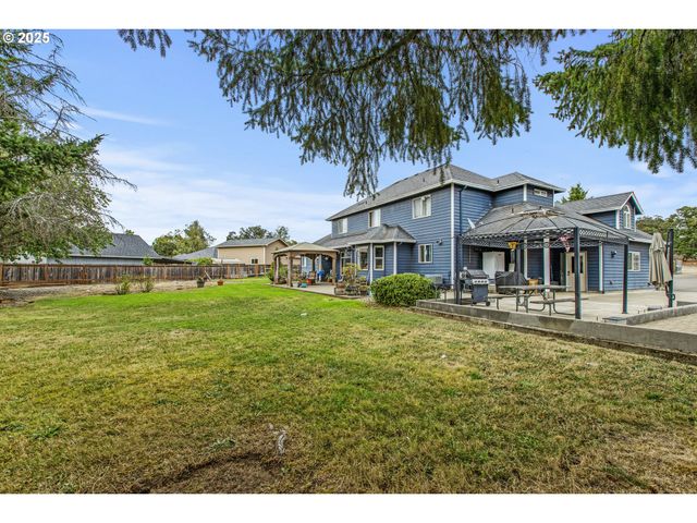101 ASTER St, Winchester, OR 97495
