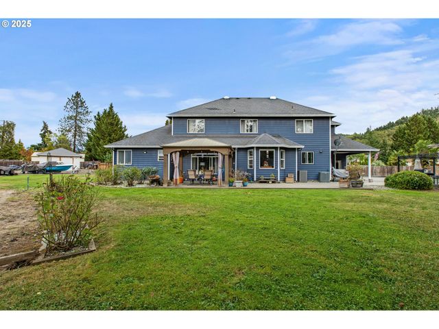 101 ASTER St, Winchester, OR 97495