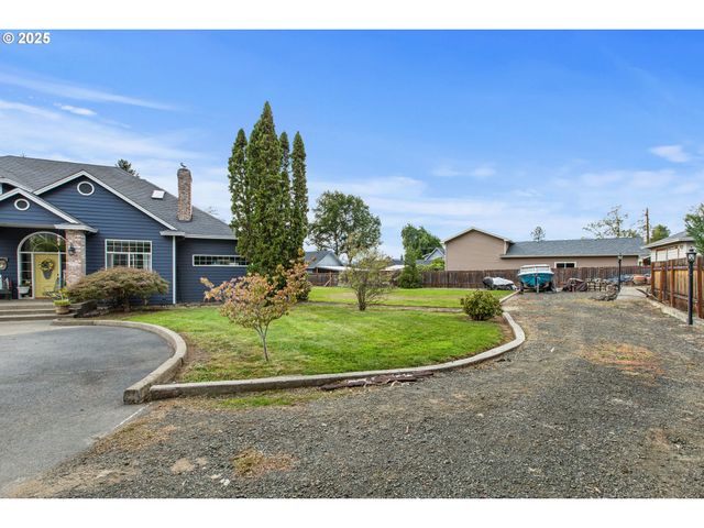 101 ASTER St, Winchester, OR 97495