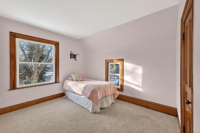 1238 N 33rd STREET, Milwaukee, WI 53208