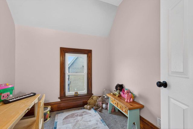 1238 N 33rd STREET, Milwaukee, WI 53208