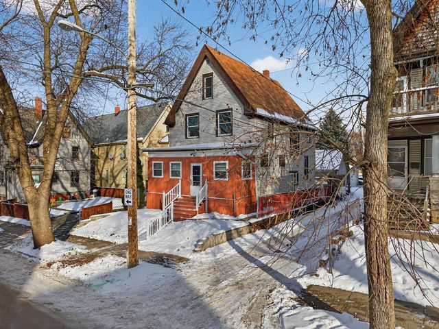 1238 N 33rd STREET, Milwaukee, WI 53208