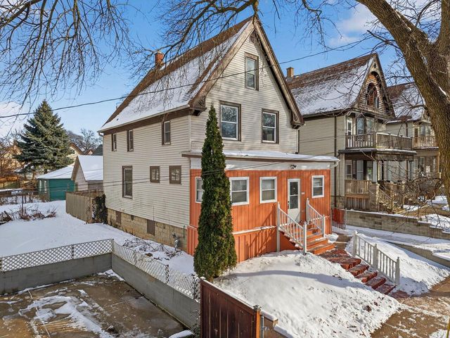 1238 N 33rd STREET, Milwaukee, WI 53208