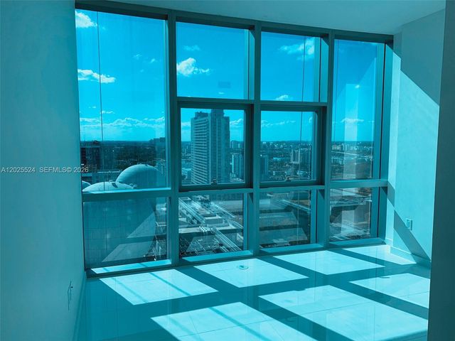 851 NE 1st Ave 1808, Miami, FL 33132