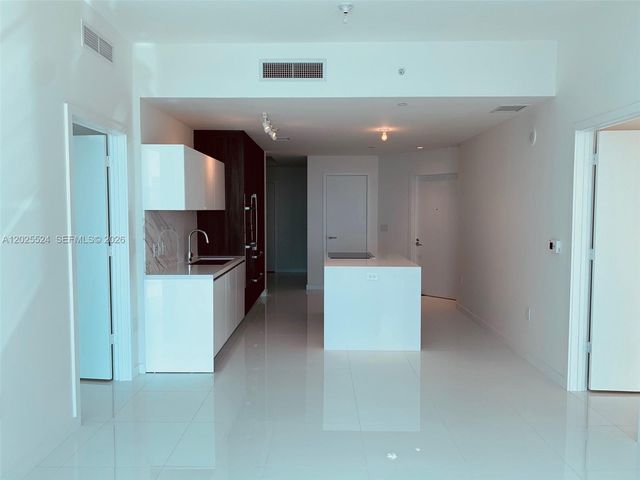 851 NE 1st Ave 1808, Miami, FL 33132