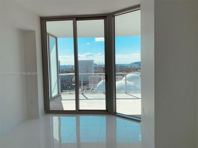 851 NE 1st Ave 1808, Miami, FL 33132