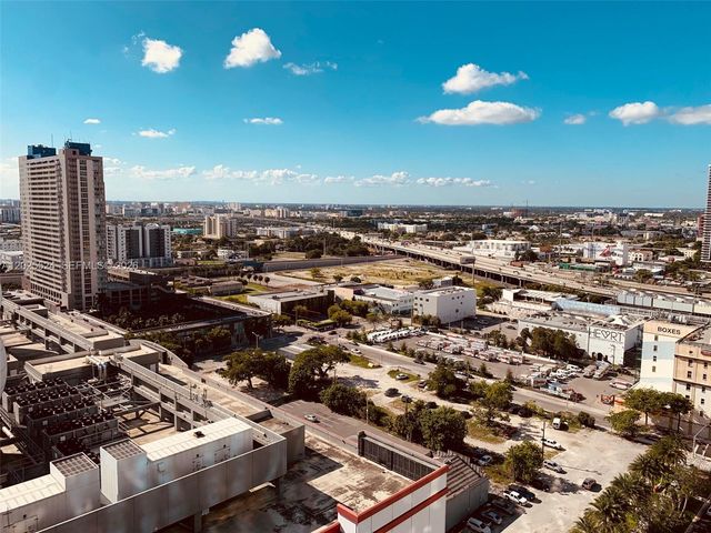 851 NE 1st Ave 1808, Miami, FL 33132