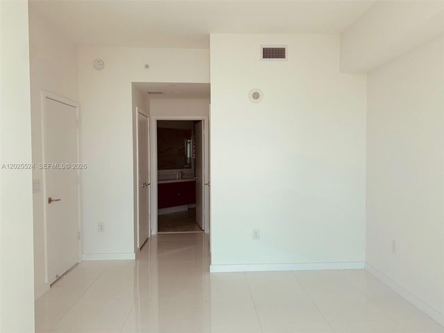 851 NE 1st Ave 1808, Miami, FL 33132