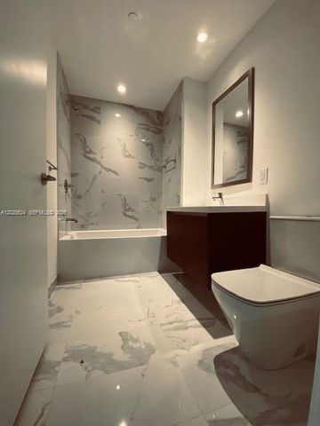 851 NE 1st Ave 1808, Miami, FL 33132