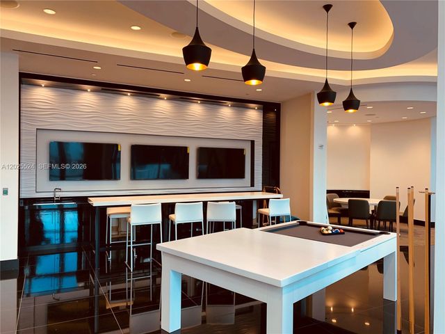 851 NE 1st Ave 1808, Miami, FL 33132