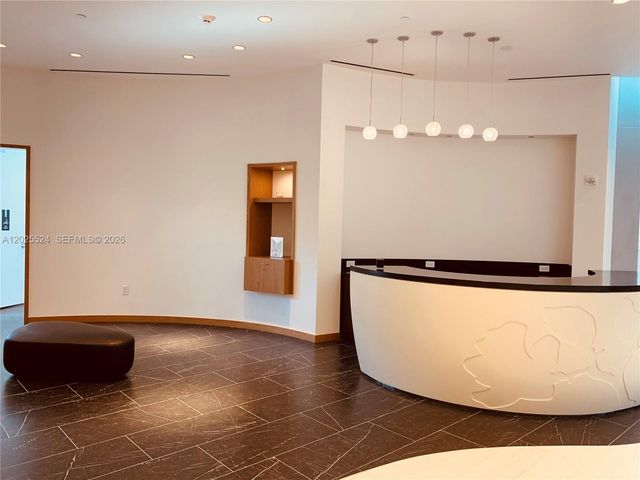 851 NE 1st Ave 1808, Miami, FL 33132