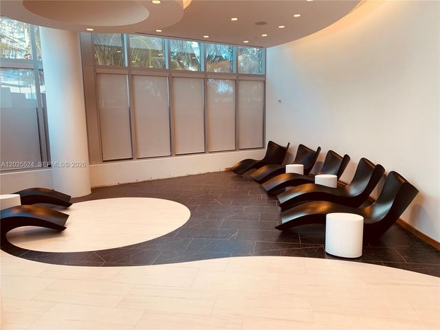 851 NE 1st Ave 1808, Miami, FL 33132