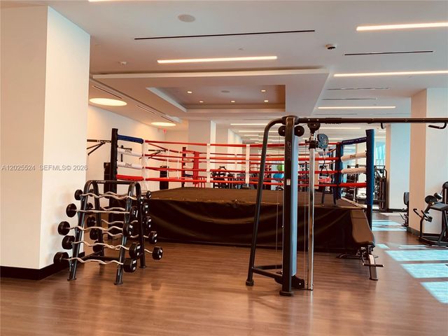 851 NE 1st Ave 1808, Miami, FL 33132